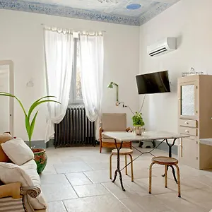  Appartamento Piéce En Rose Italia