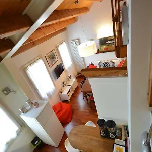 Chez La Reine .....un'idea Di In Citta' Appartamento